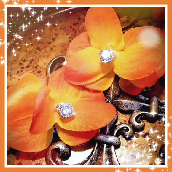 🌟🗝3CT CUSHION w/HALO DIAMOND STUDS 100 FACETS🌛 - Picture 2 of 6